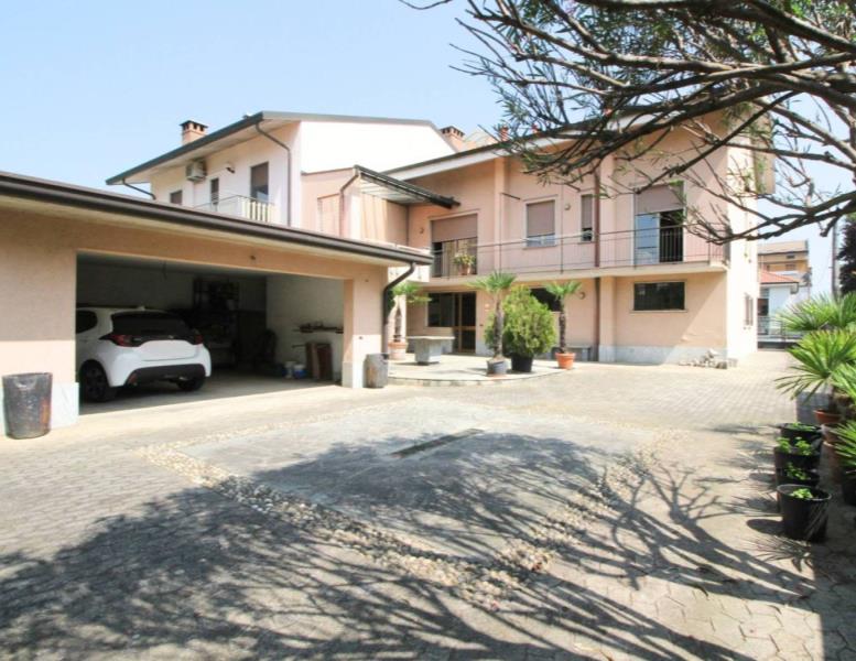 casa indipendente in vendita a Limbiate