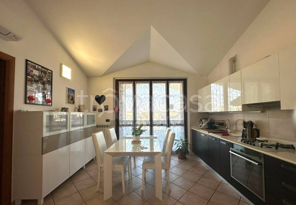 appartamento in vendita a Limbiate