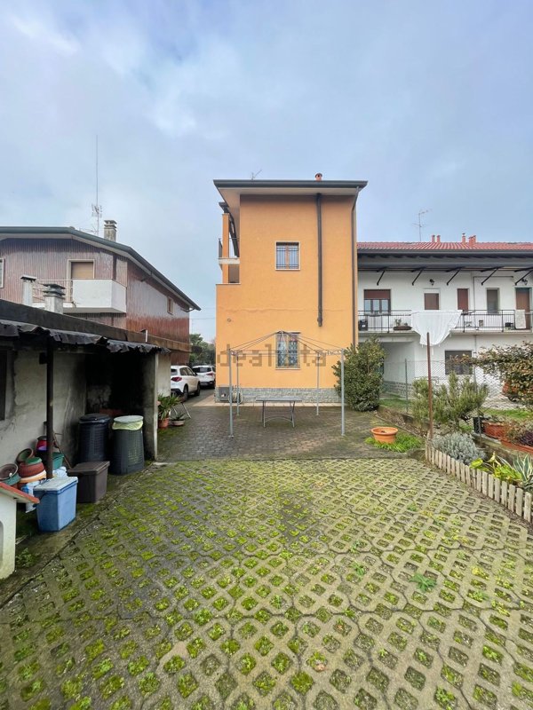 casa indipendente in vendita a Limbiate