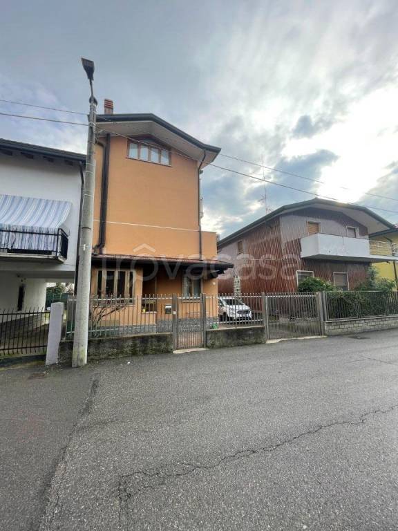 casa indipendente in vendita a Limbiate