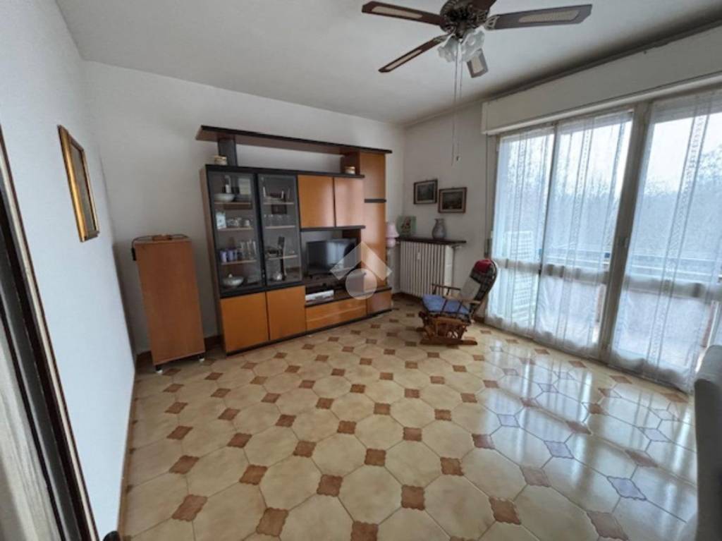 appartamento in vendita a Limbiate in zona Mombello