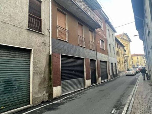 negozio in vendita a Limbiate