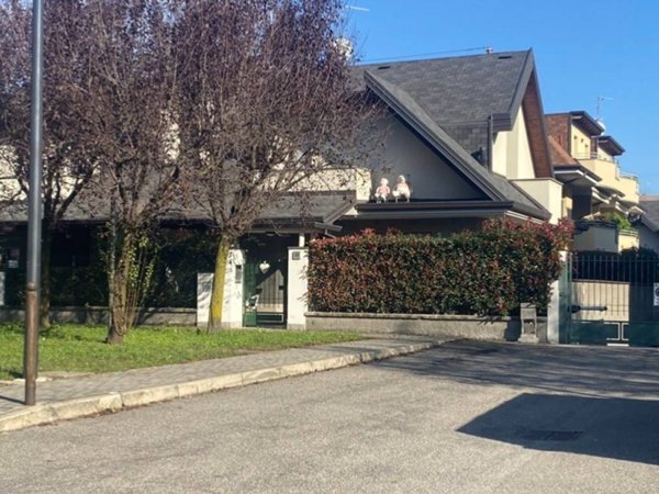 casa indipendente in vendita a Limbiate