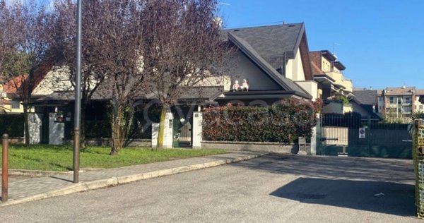casa indipendente in vendita a Limbiate