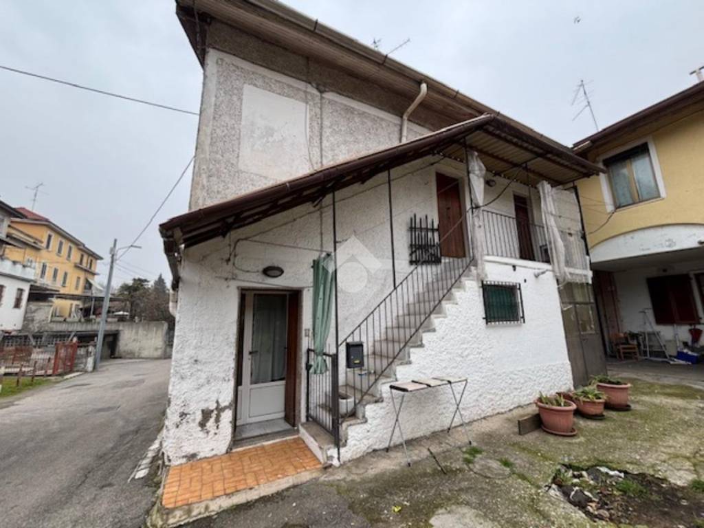 appartamento in vendita a Limbiate
