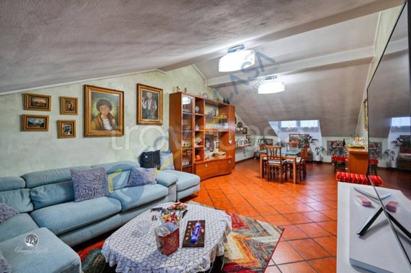appartamento in vendita a Limbiate in zona Villaggio dei Giovi