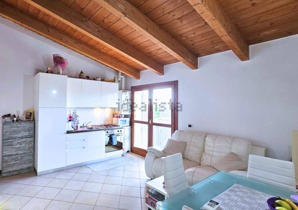 appartamento in vendita a Limbiate in zona Villaggio dei Giovi
