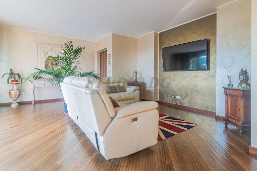 appartamento in vendita a Limbiate in zona Villaggio del Sole