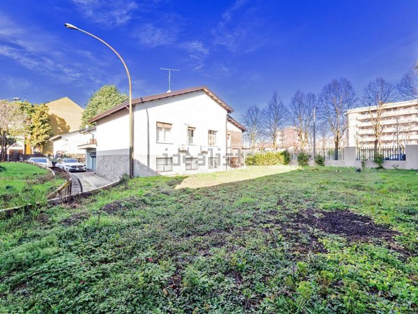 casa indipendente in vendita a Limbiate