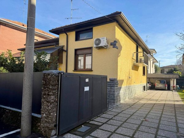 casa indipendente in vendita a Limbiate
