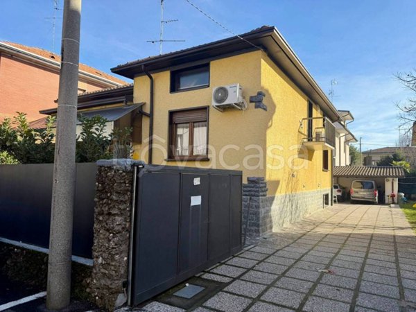 casa indipendente in vendita a Limbiate