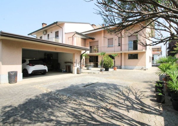 casa indipendente in vendita a Limbiate