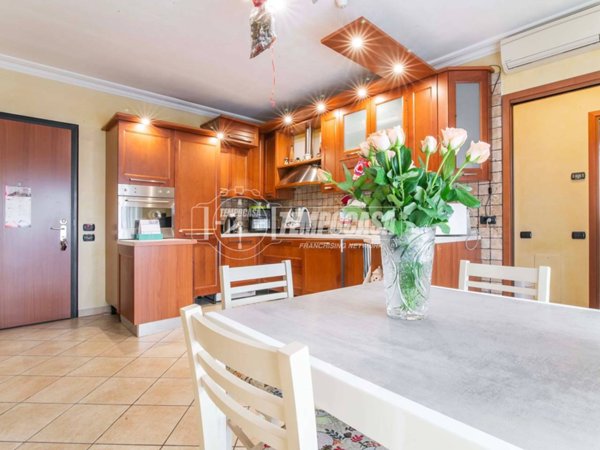 appartamento in vendita a Limbiate