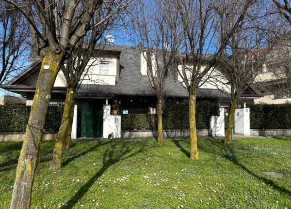 casa indipendente in vendita a Limbiate
