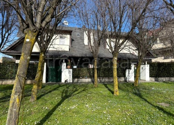casa indipendente in vendita a Limbiate