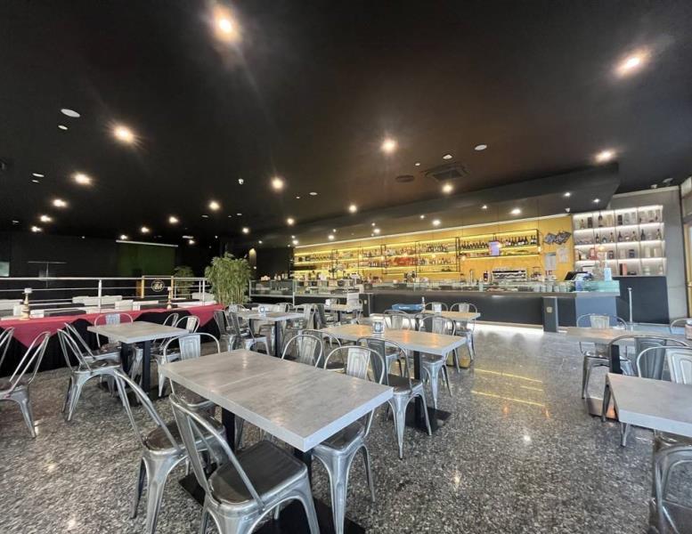 negozio in vendita a Limbiate