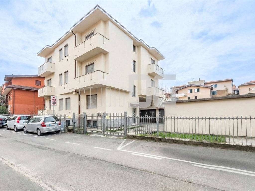 appartamento in vendita a Limbiate