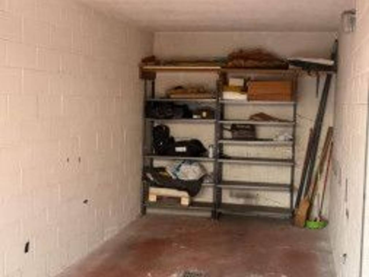 negozio in vendita a Limbiate