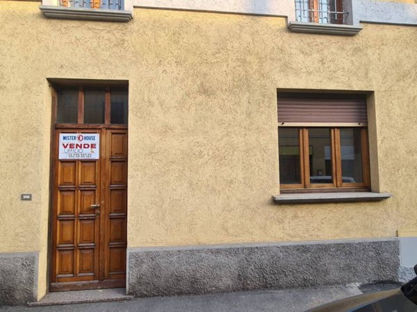 negozio in vendita a Limbiate