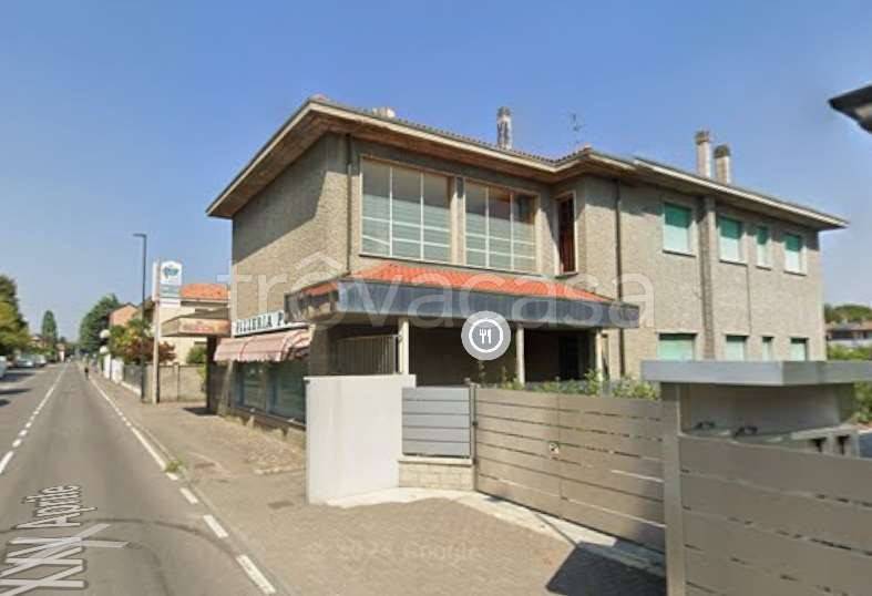 negozio in vendita a Limbiate