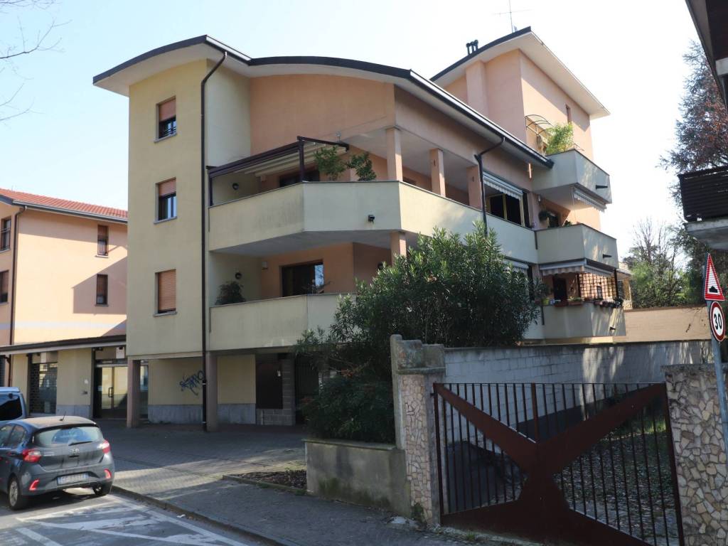 appartamento in vendita a Limbiate