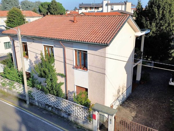 casa indipendente in vendita a Limbiate