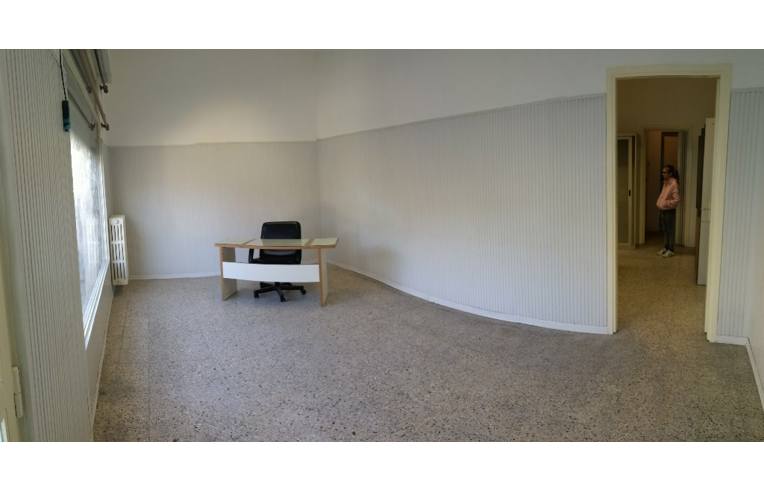 locale commerciale in vendita a Limbiate