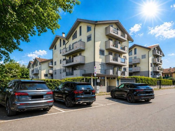 appartamento in vendita a Limbiate in zona Villaggio del Sole