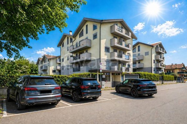 appartamento in vendita a Limbiate in zona Villaggio del Sole