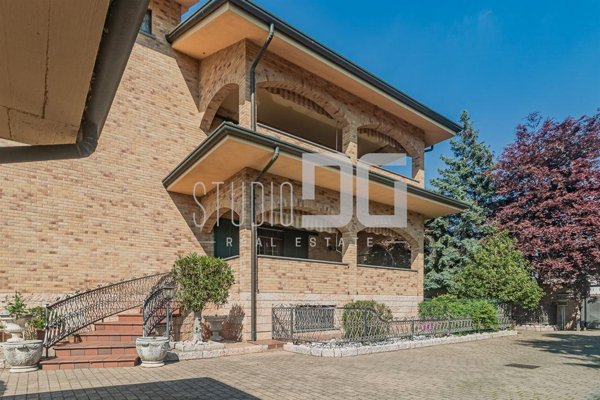 casa indipendente in vendita a Limbiate