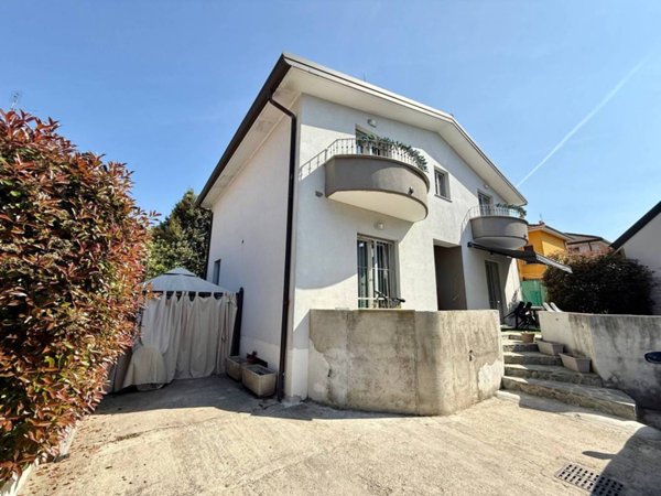 casa indipendente in vendita a Limbiate