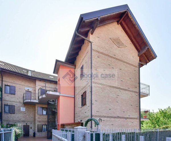 appartamento in vendita a Limbiate in zona Villaggio del Sole