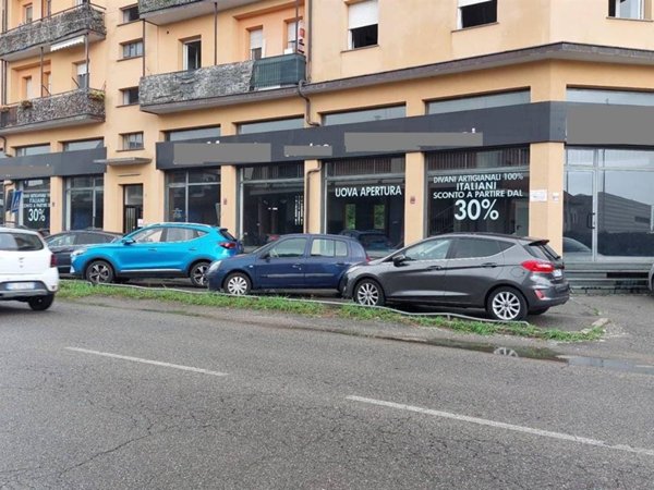 negozio in vendita a Limbiate