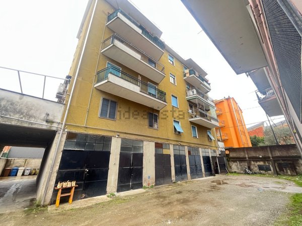 locale di sgombero in vendita a Limbiate