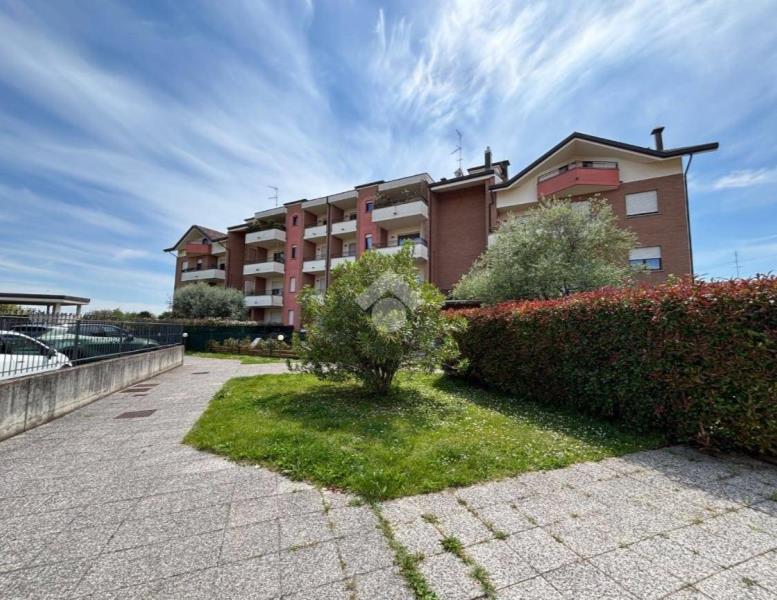 appartamento in vendita a Limbiate in zona Villaggio del Sole