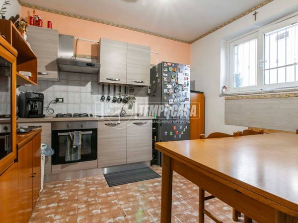 appartamento in vendita a Limbiate in zona Villaggio dei Giovi