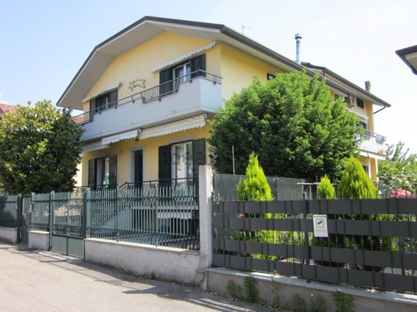 casa indipendente in vendita a Limbiate