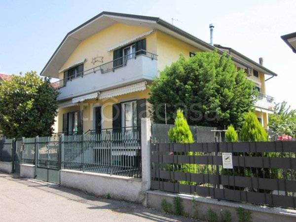 casa indipendente in vendita a Limbiate