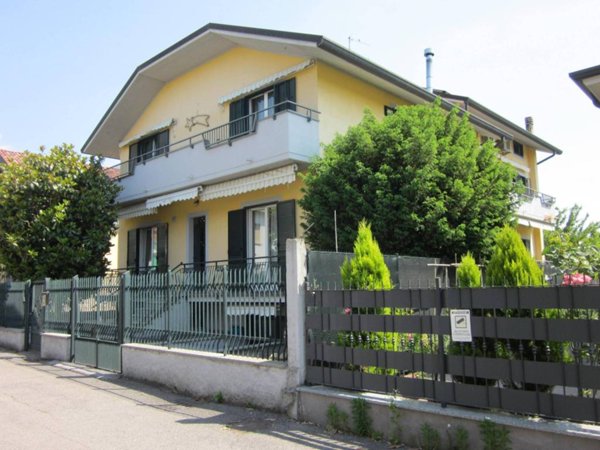 casa indipendente in vendita a Limbiate