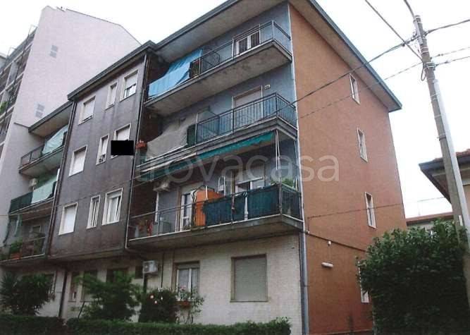 appartamento in vendita a Limbiate in zona Villaggio dei Giovi