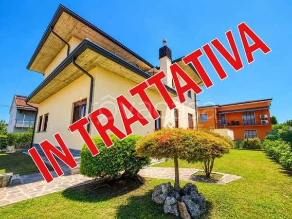 appartamento in vendita a Limbiate in zona Villaggio del Sole