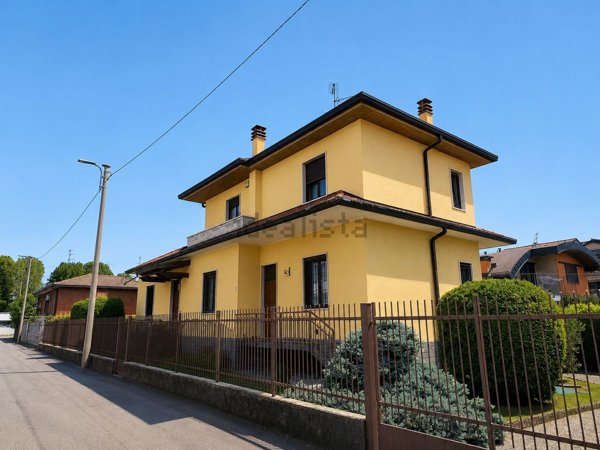 casa indipendente in vendita a Limbiate