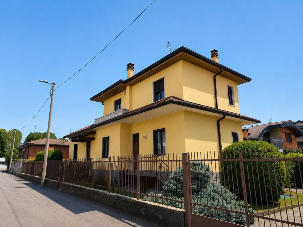 casa indipendente in vendita a Limbiate