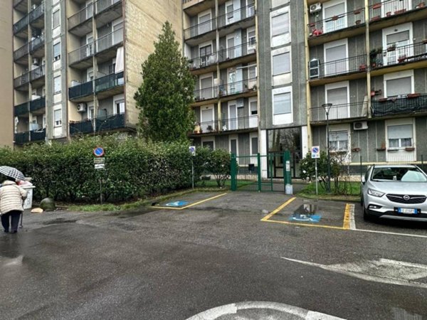 appartamento in vendita a Limbiate in zona Pinzano