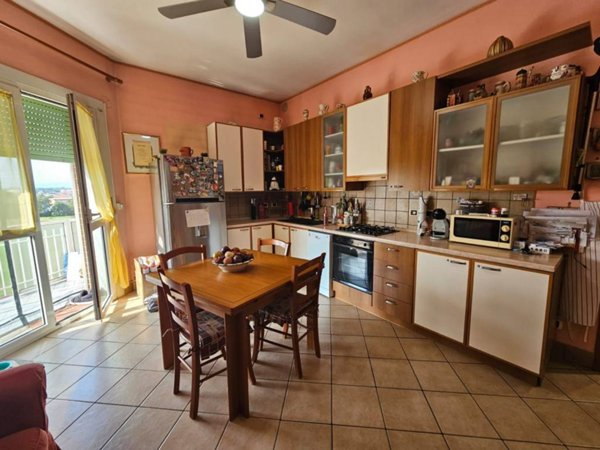 appartamento in vendita a Limbiate in zona Pinzano