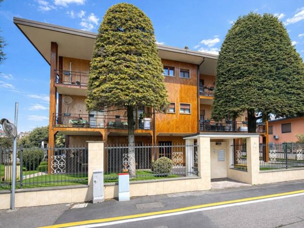 appartamento in vendita a Limbiate in zona Villaggio dei Giovi