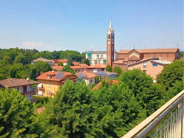 appartamento in vendita a Limbiate in zona Villaggio dei Giovi
