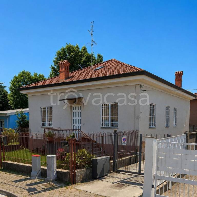 casa indipendente in vendita a Limbiate