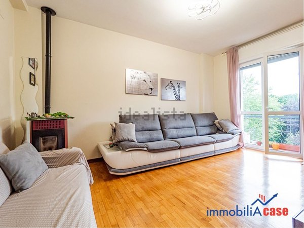 appartamento in vendita a Limbiate in zona Villaggio dei Giovi
