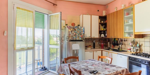 appartamento in vendita a Limbiate in zona Pinzano